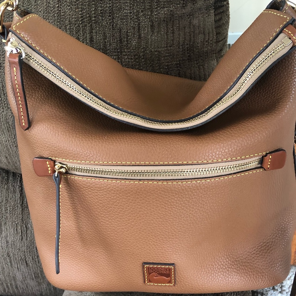 Dooney and Bourke Large Hobo sac